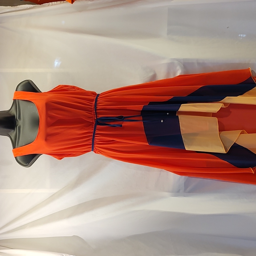 Women's lined sleeveless peach dress by A-List. Size Small